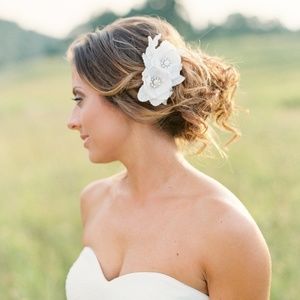 Bridal Flower Headpiece. Bridal Hair Flower Comb.